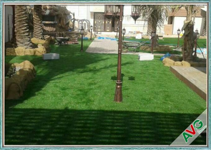 حیاط زینتی چمن مصنوعی در فضای باز / چمن تقلبی صرفه جویی در مصرف آب رنگ جذاب 0