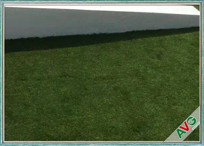 محوطه سازی رنگ سبز در فضای باز چمن مصنوعی چمن مصنوعی زیبا به نظر می رسد 0