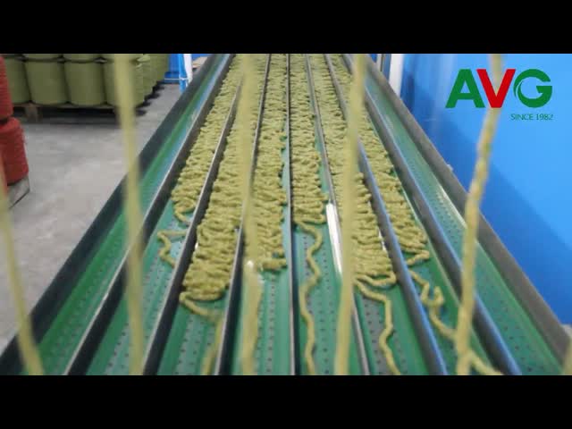 قرار دادن چمن مصنوعی سبز چمن مصنوعی گلف به ارتفاع 13 متر مقاوم در برابر سایش