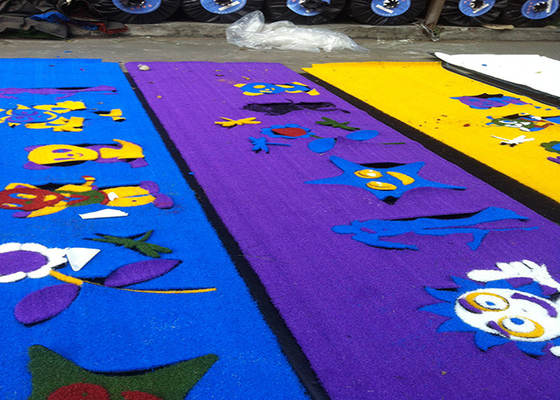 چین تزیین زمین بازی رنگارنگ چمن مصنوعی فرش مصنوعی 3000 DTEX تامین کننده