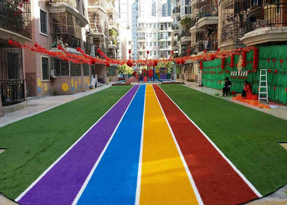 چین فرش های چمن مصنوعی رنگی مسیر دویدن برای دکوراسیون محوطه تامین کننده