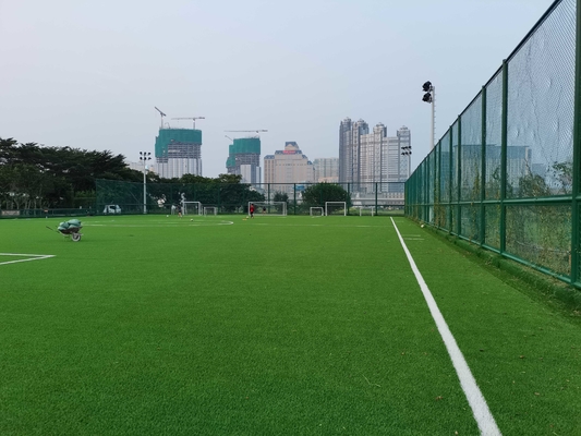 چین کفپوش ورزشی چمن مصنوعی فوتبال حرفه ای برای فوتبال تامین کننده