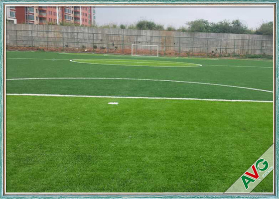 چین چمن مصنوعی فوتبال با درجه مقاوم در برابر سایش 20 بخیه / 10 سانتی متر تامین کننده